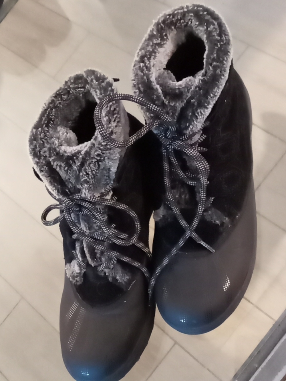 BareTraps Women's Black and Gray Faux-Fur Winter Snow Boot